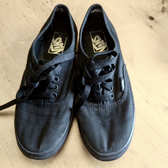 Vans Size 6 - Picture 1 of 9